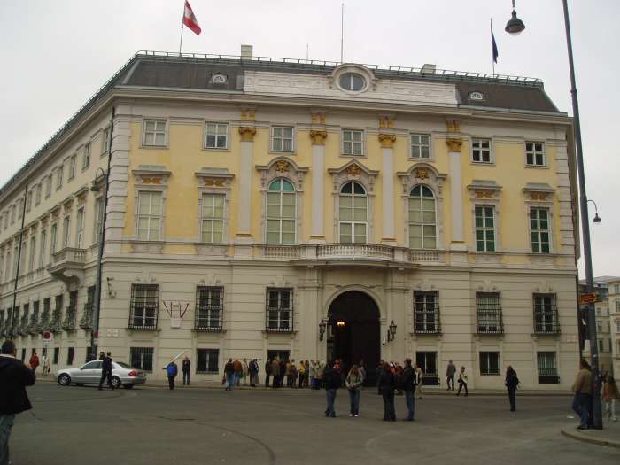 Ballhausplatz 2.jpg Ballhausplatz 2.jpg