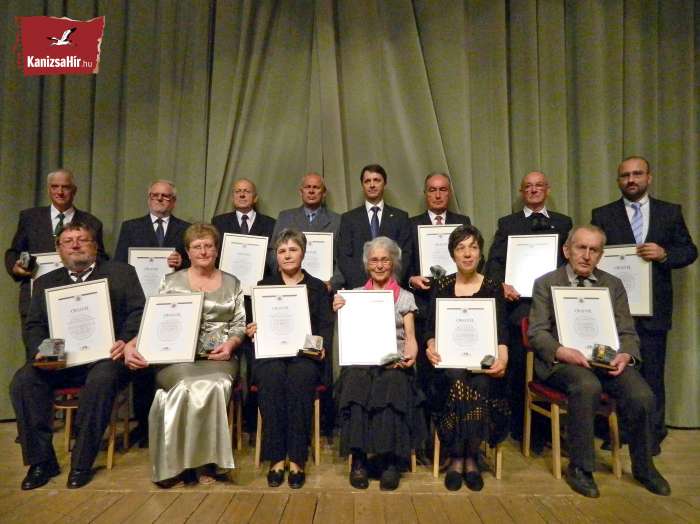 A kitüntetettek.jpg A kitüntetettek.jpg