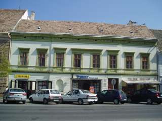 Pápa, Fő u. 04.jpg Pápa, Fő u. 04.jpg