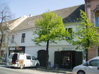 Pápa, Fő u. 06.jpg Pápa, Fő u. 06.jpg