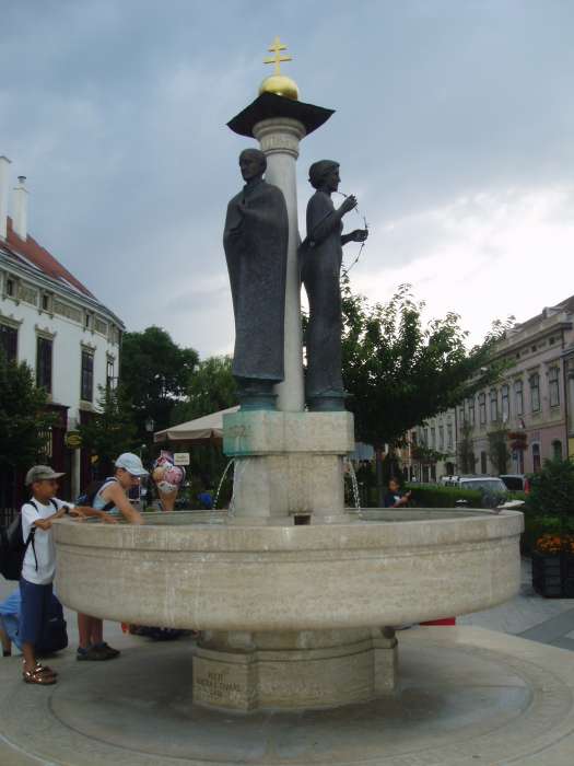 Sopron, Várkerület 030. előtt Hűségkút.jpg Sopron, Várkerület 030. előtt Hűségkút.jpg